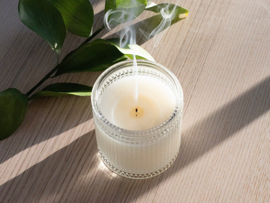 THE BEST WAYS TO EXTINGUISH YOUR CANDLE WITHOUT RUINING ITS FRAGRANCE